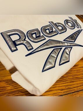 Vintage Rare Reebok Classic white tee shirt, large,metallic puffy logo